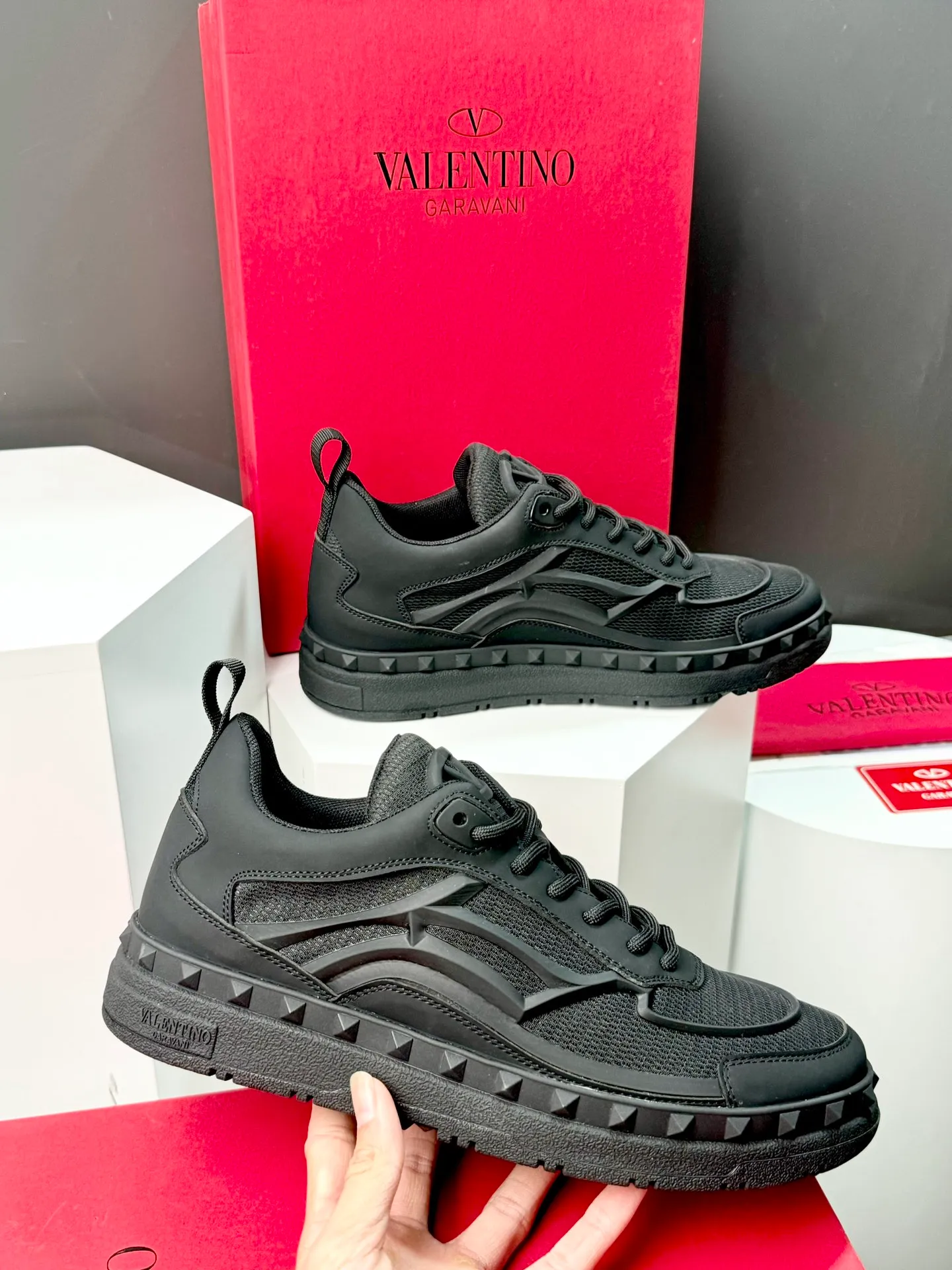 Men's shoes 💰440 Valentino "VALENTINO" hot sale ❤️ Counters ship at the same time 1:1 👏 Imported cowhide + mesh lining 🐂 Couple's casual fashion sneakers, exquisite workmanship, original original outsole 38-44 (45 customized, non-refundable)
